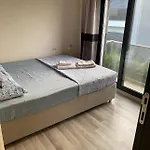 Cesme-muestakil Oezel Havuzlu 4 Arti 1 Villa *