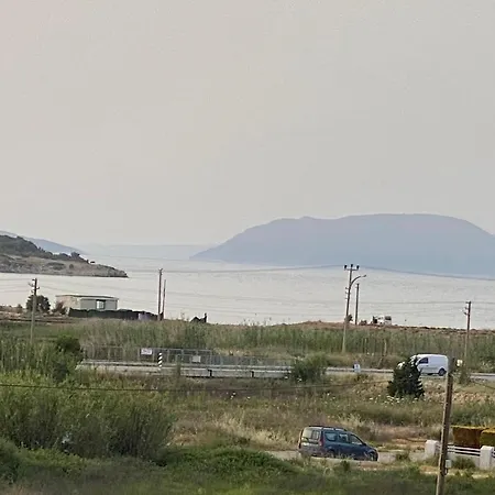 Cesme-muestakil Oezel Havuzlu 4 Arti 1