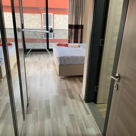 çeşme-müstakıl özel Havuzlu 4 Arti 1