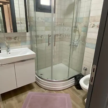 çeşme-müstakıl özel Havuzlu 4 Arti 1 *