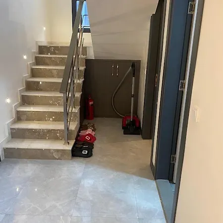 çeşme-müstakıl özel Havuzlu 4 Arti 1 Villa