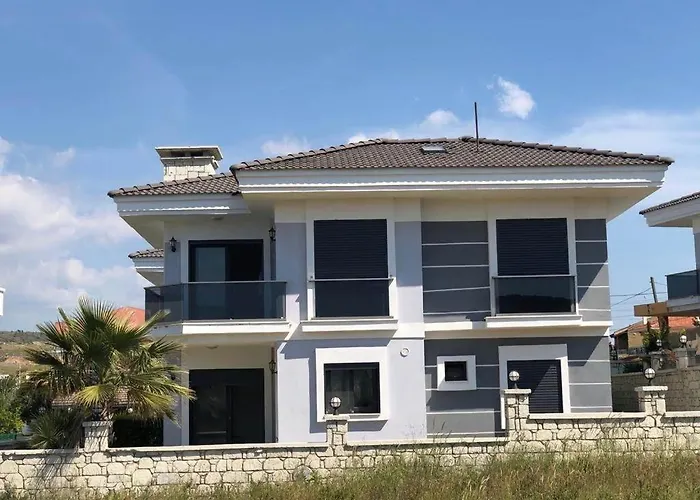 Villa Cesme-muestakil Oezel Havuzlu 4 Arti 1