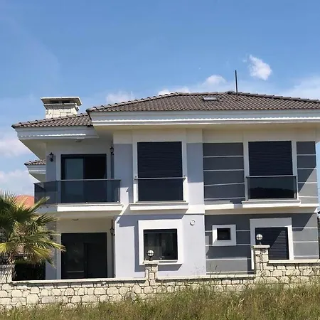 Villa çeşme-müstakıl özel Havuzlu 4 Arti 1