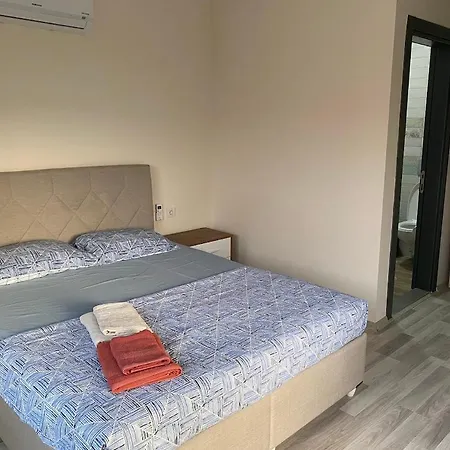 çeşme-müstakıl özel Havuzlu 4 Arti 1