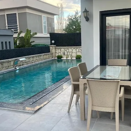 Villa Cesme-muestakil Oezel Havuzlu 4 Arti 1 Cesme