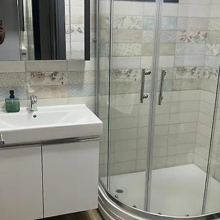 Cesme-muestakil Oezel Havuzlu 4 Arti 1 Villa *