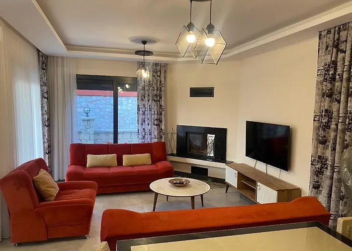 Cesme-muestakil Oezel Havuzlu 4 Arti 1 *