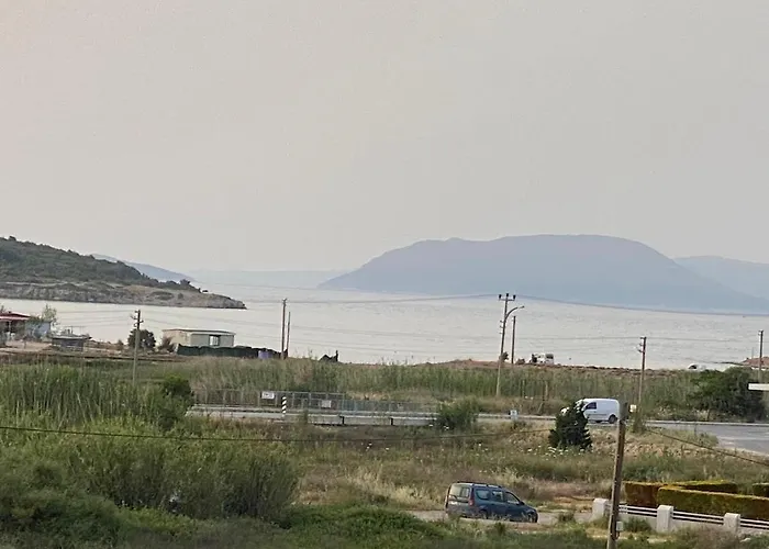 çeşme-müstakıl özel Havuzlu 4 Arti 1