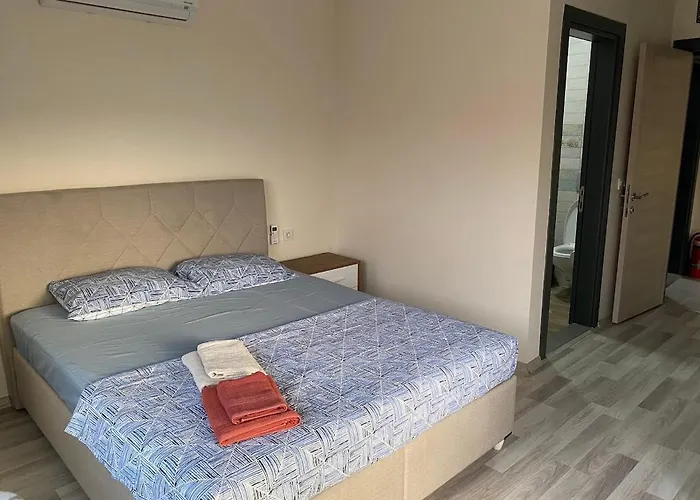 çeşme-müstakıl özel Havuzlu 4 Arti 1