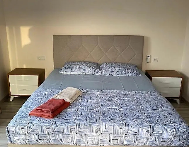 çeşme-müstakıl özel Havuzlu 4 Arti 1 Çeşme